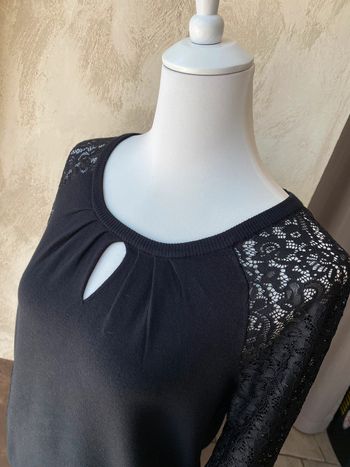 Joli Pull noir manches dentelle Promod M