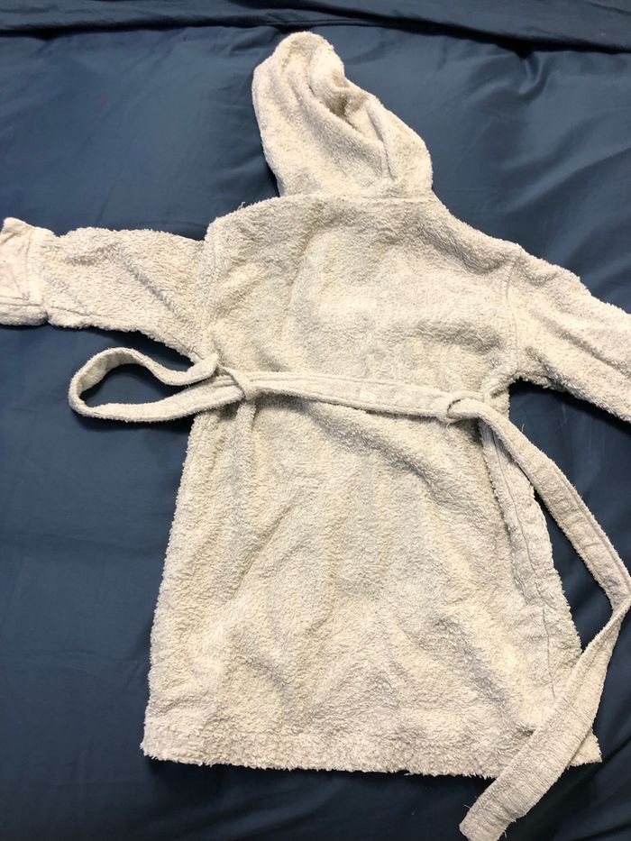 Peignoir beige carré blanc taille 4 ans thème dragon - photo numéro 2