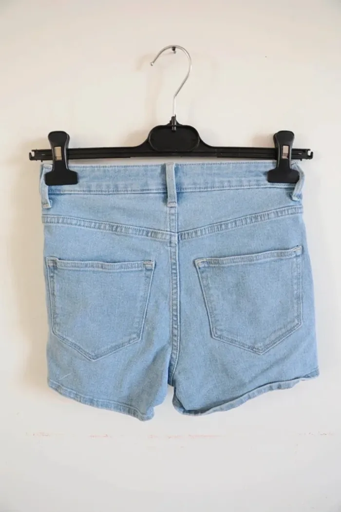 C54 short jeans bleu H&M 32 - photo numéro 2