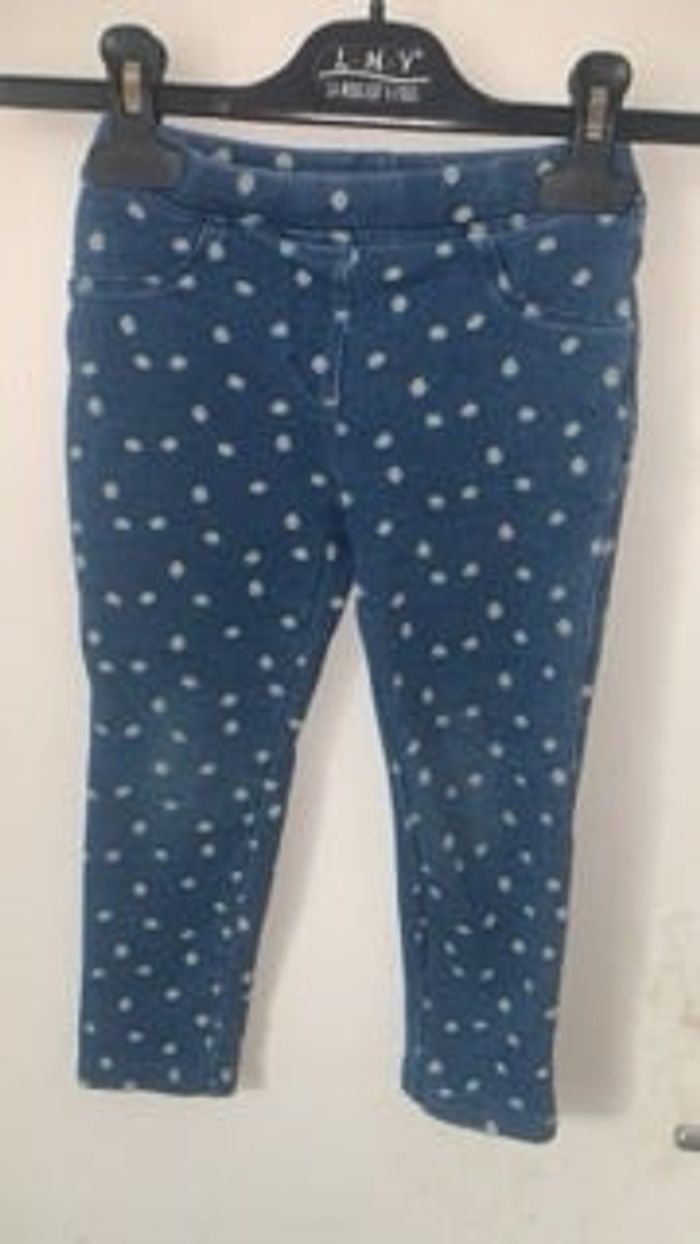Jean fille taille 98.104cm (2.4ans)