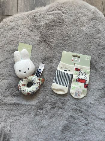 Hochet et chaussette