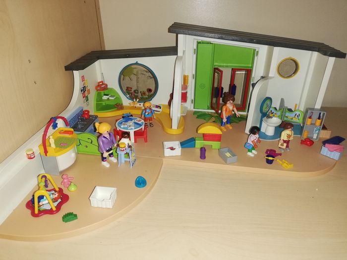 Centre de loisirs et crèche playmobil - photo numéro 10