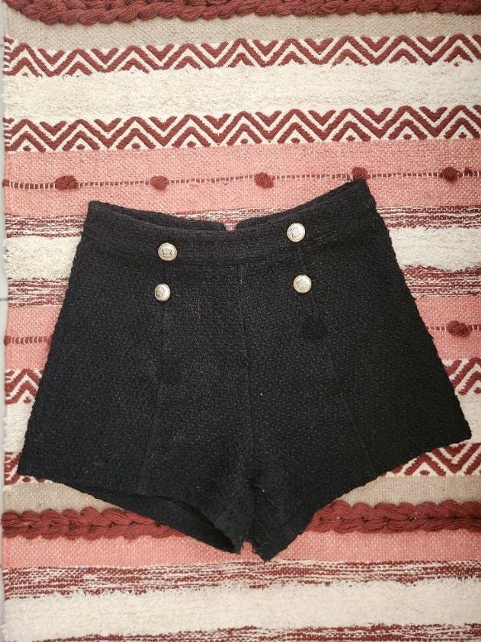 Short noir