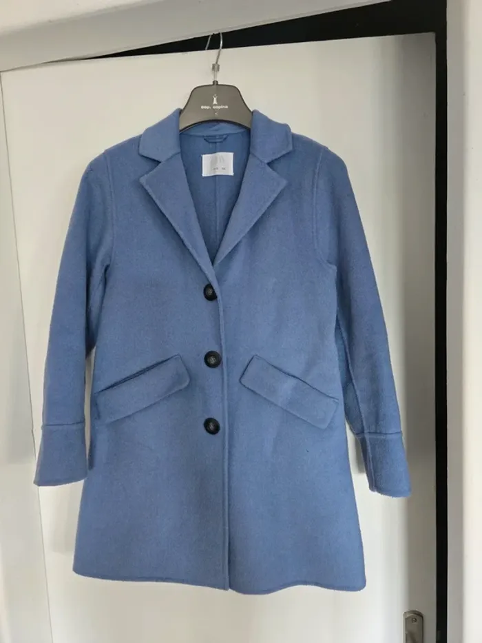 Manteau bleu ciel