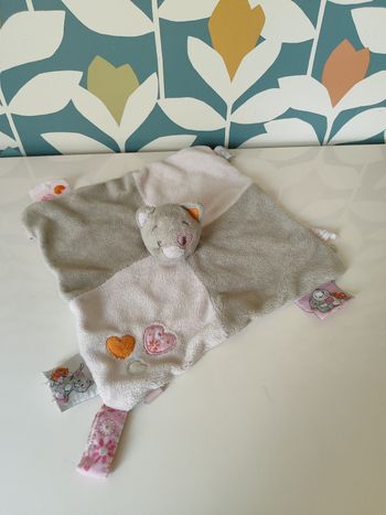 Doudou plat chat noukie's