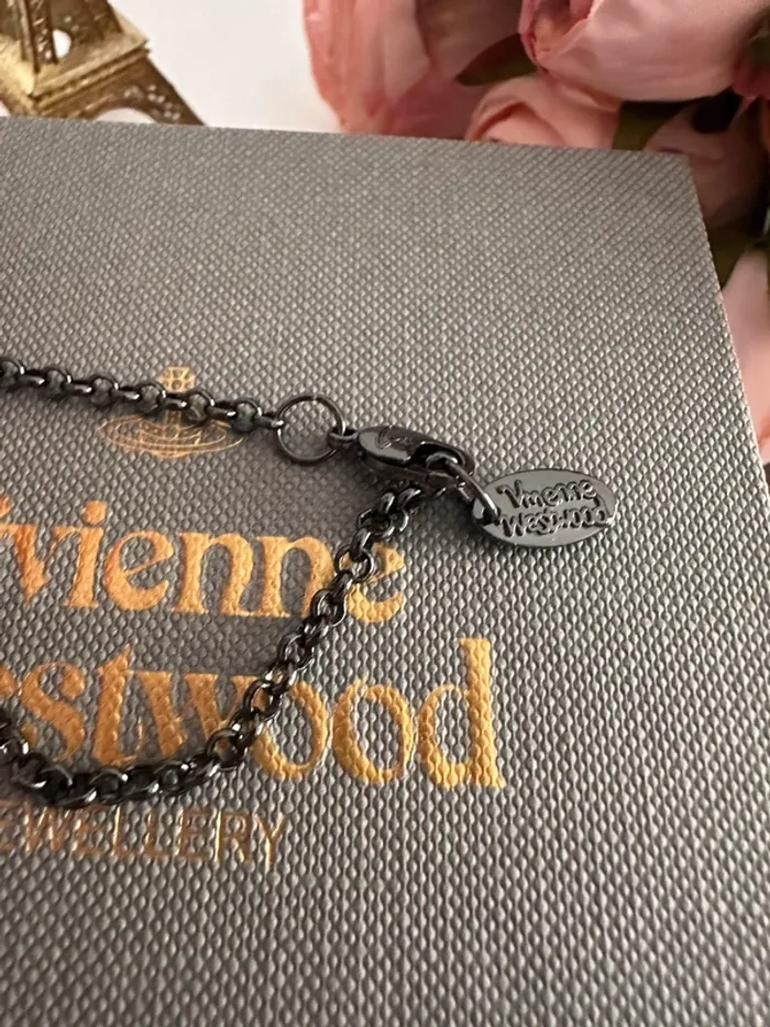 🪐Collier Vivienne Westwood Orbite noir avec zirconiums bleus – Modèle iconique - photo numéro 11