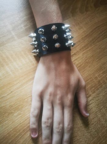 Bracelet punk rock **n e u f** clou rivet spike argente Noir cuir