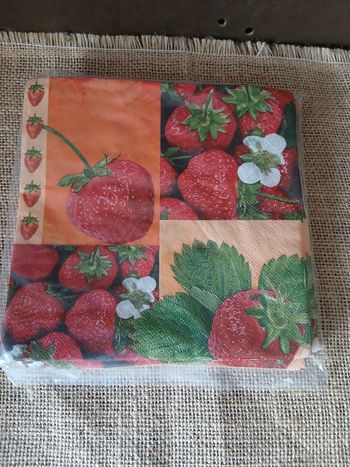 Lot de 12 serviettes en papier fraises