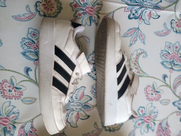 Lot 2 paires de chaussures Nike et adidas - photo numéro 5