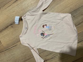 Vends tee shirt fille neuf