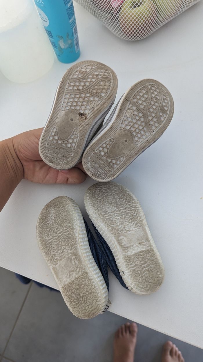 Lot chaussures en toile t21 - photo numéro 2