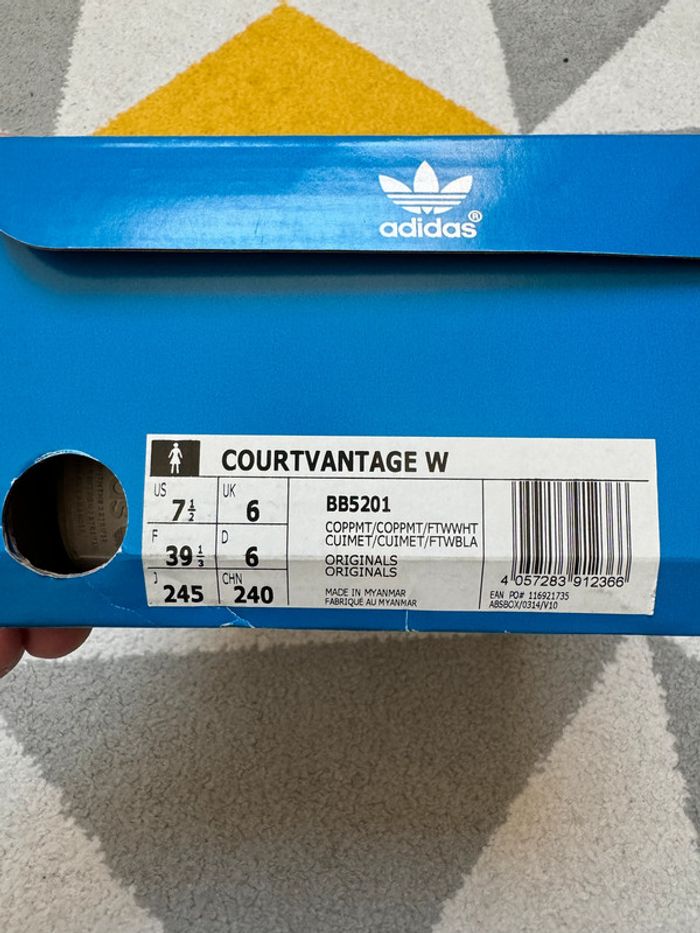 Basket Adidas courtvantage Taille 39 1/3 - photo numéro 8