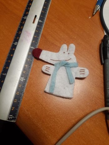 Marionnettes à doigts loup blanc