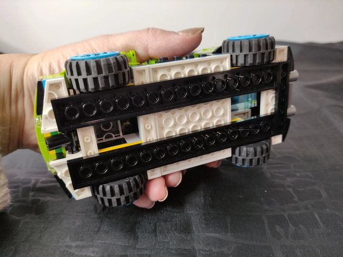 Voiture de rallye LEGO - photo numéro 6