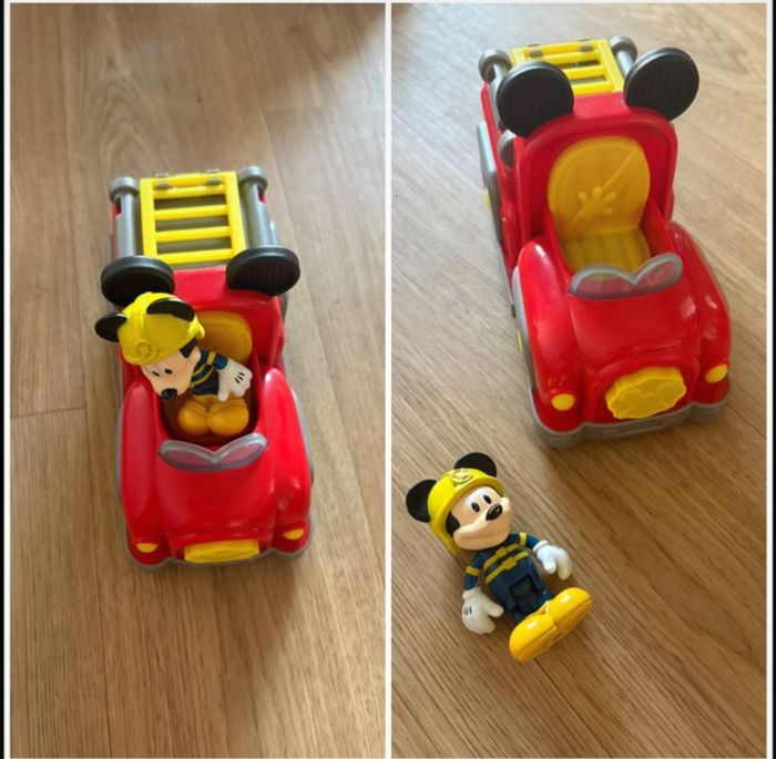Mickey et son véhicule pompier