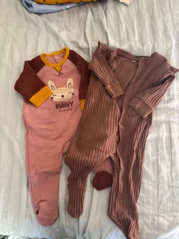 Lot 2 pyjamas