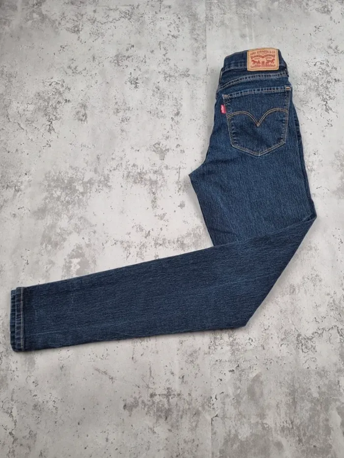 Jean Levi’s bleu – Taille 34 FR Femme (mesures en photos)