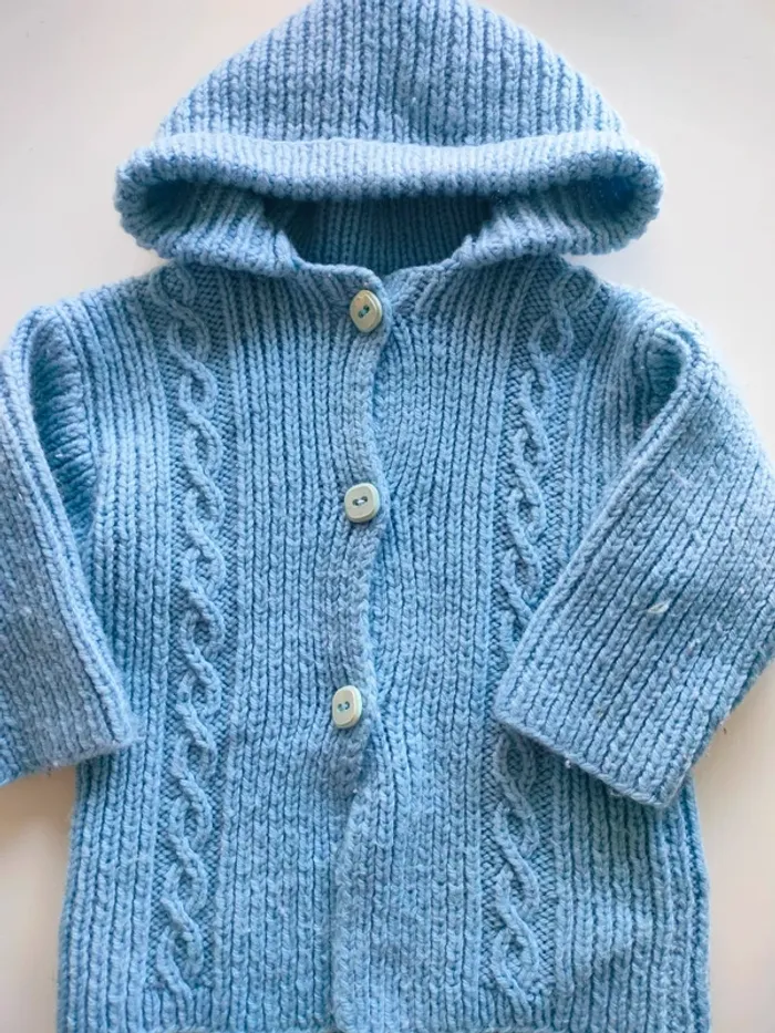 Gilet bleu fait main 18/24mois - photo numéro 4