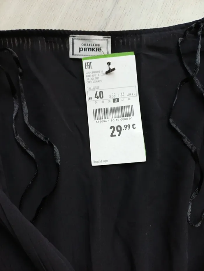 Haut noir - photo numéro 2