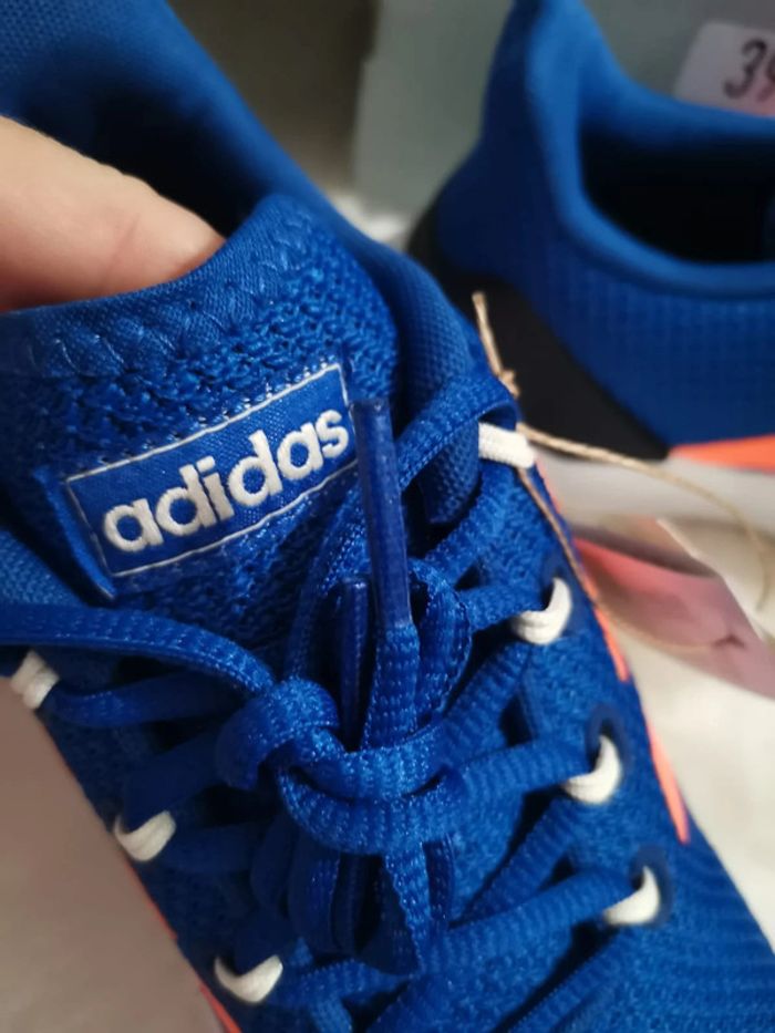 Basket Adidas la marques aux 3 bandes neuve - photo numéro 2