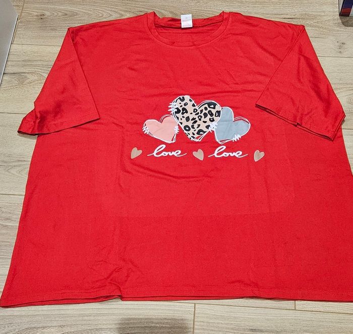Lot 2 T-shirts avec motifs coeurs colorés - Taille 3XL - photo numéro 2