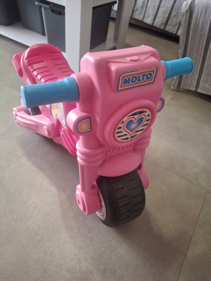Moto enfant 1 à 3 ans en très bon état - photo numéro 2