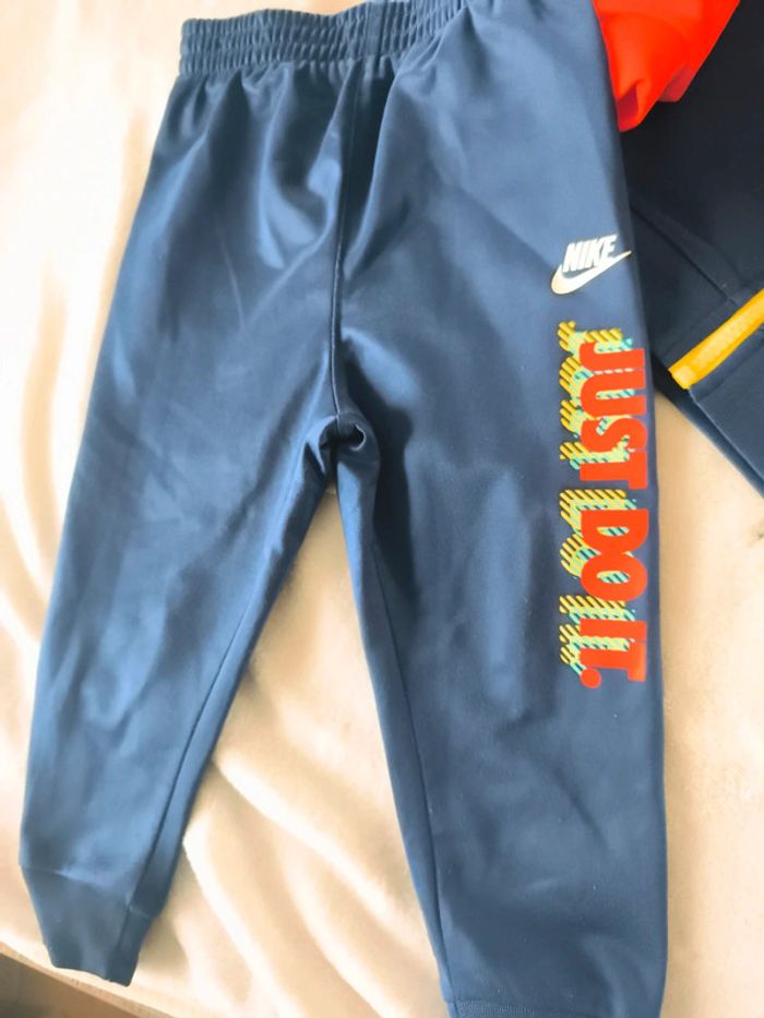 Survêtement Nike 24 mois - photo numéro 2
