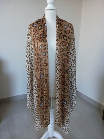 foulard voile motifs léopard beige et marron 160 x 47 cm Neuf