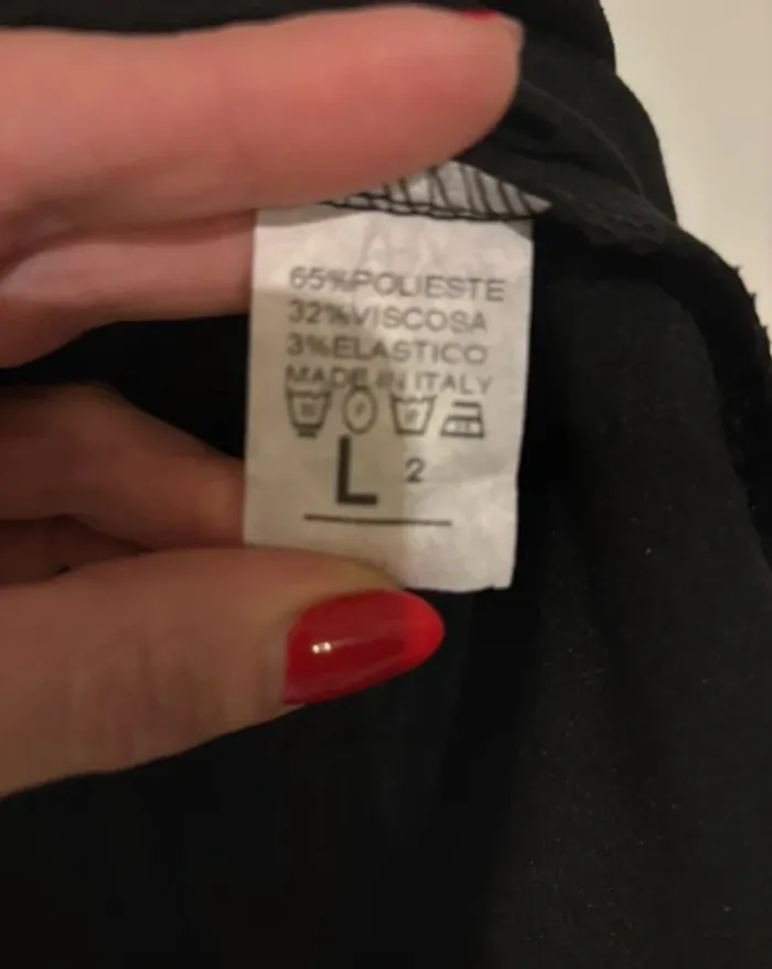 Robe noire et rouge élégante – taille L - photo numéro 6