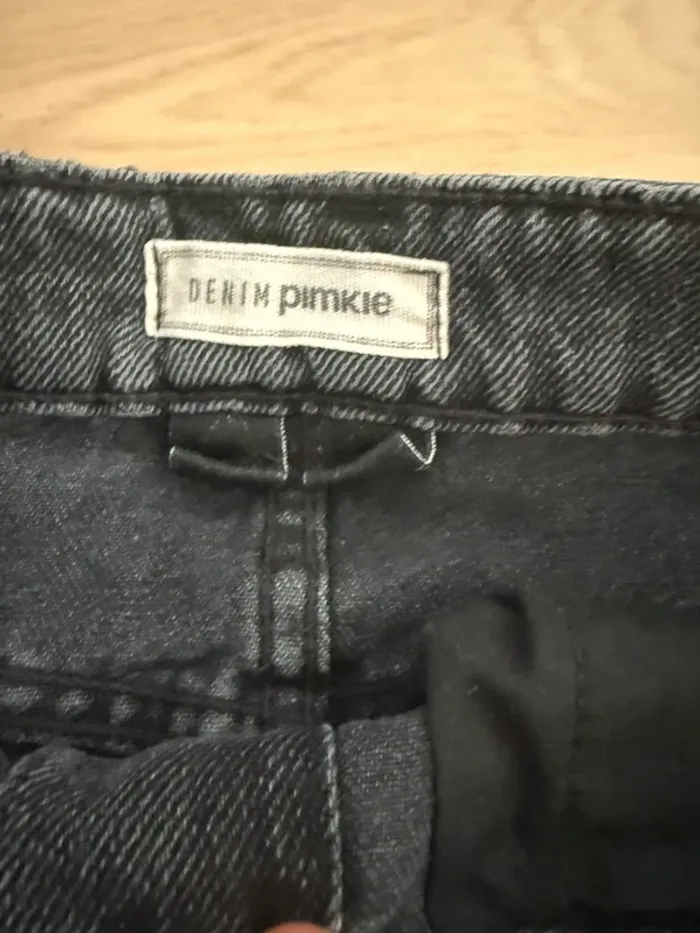 Mini jupe en jean boutonnée noire Pimkie - photo numéro 2