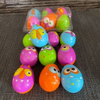 16 oeufs en plastique à garnir pour Pâques