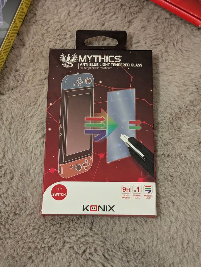 Pack Nintendo Switch + accessoires (verre trempé, boîtier jeux)  Excellent état - photo numéro 2