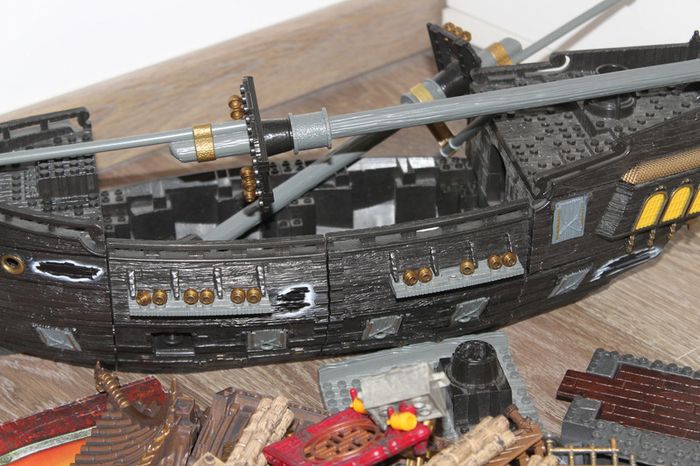 Pieces pour : Bateau Black Pearl + Singapore escape - Megabloks - photo numéro 4