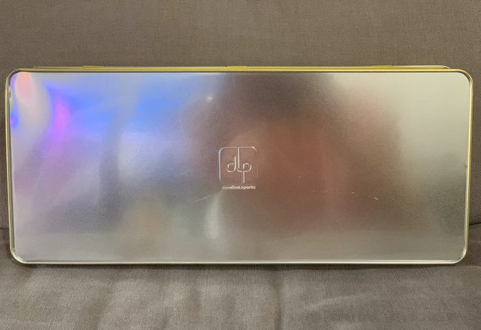 Boîte à bijoux derrière la porte Elle n’est pas neuve, a donc quelques marques - photo numéro 5