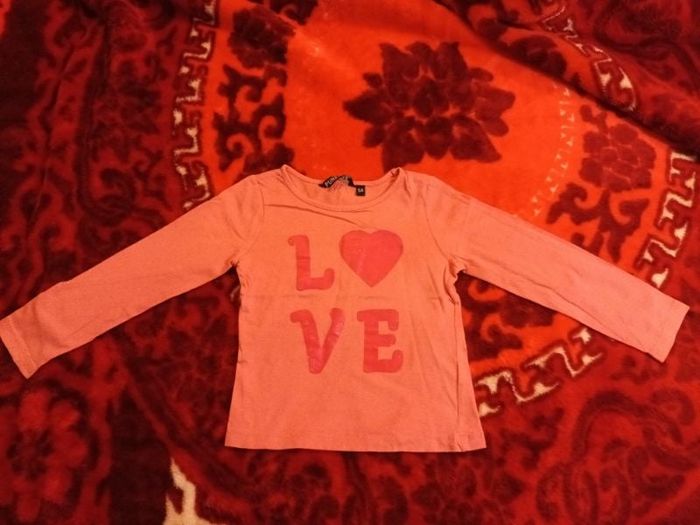 Tee-shirt manches longues rose imprimé LOVE