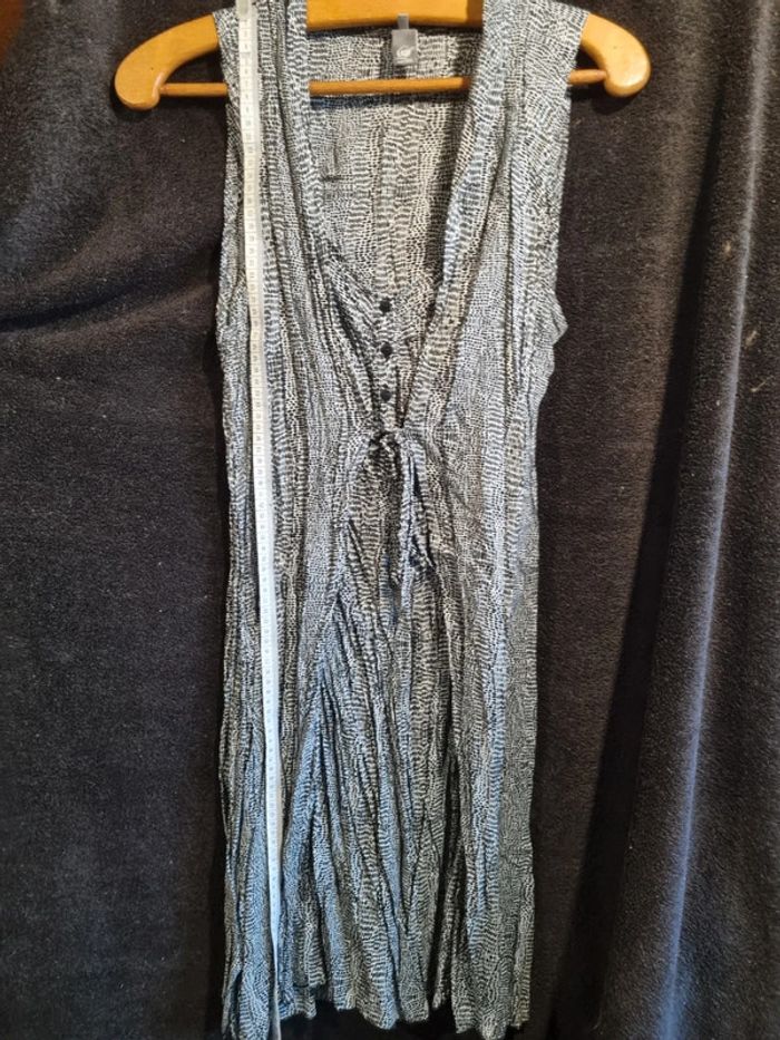 Robe noire et blanche taille 40 Lady Captain