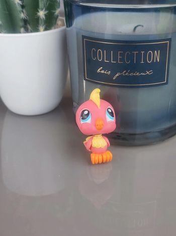 Littlest Pet Shop #370 coral pink bird cockatoos
