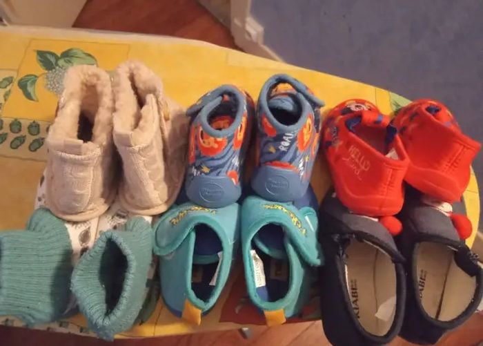 Lot chaussons bébé