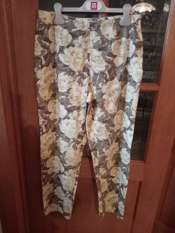Pantalon fleuri  femme Gérard Darel. Taille 42