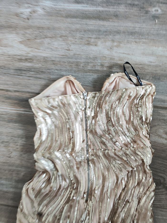Robe couleur peau avec sequins haut bustier TFNC London Taille 36 - photo numéro 3