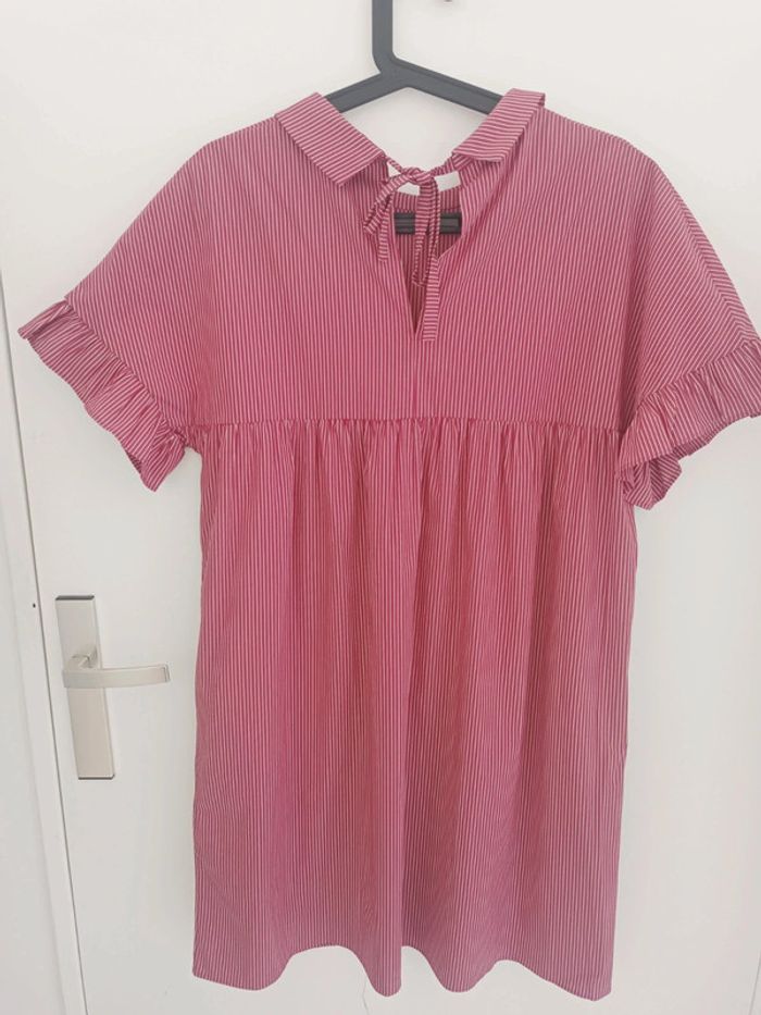 Robe rouge blanche à rayures avec col coton volants manches Taille 38 Naf Naf Neuf avec étiquette - photo numéro 3