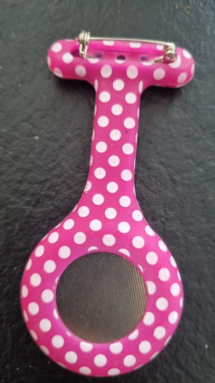 Montre pour médical infirmière aide soignante rose à accrocher - photo numéro 3