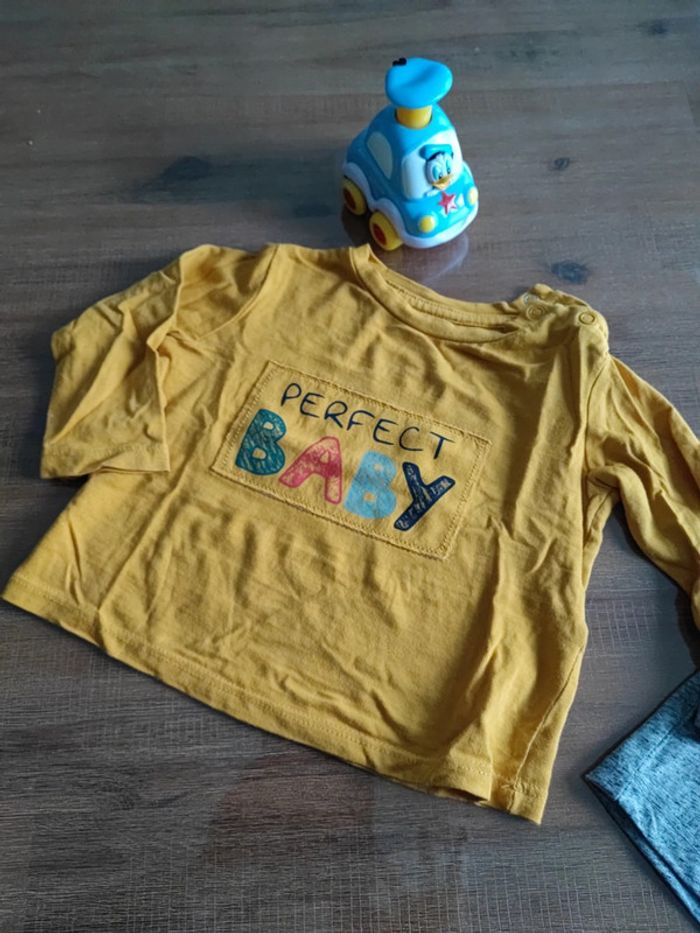 2 tee-shirts manches longues gris et moutarde - photo numéro 2