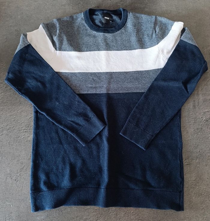 Pull tricolore
Taille : M