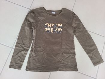 T-shirt manches longues 
TAO  10 ans