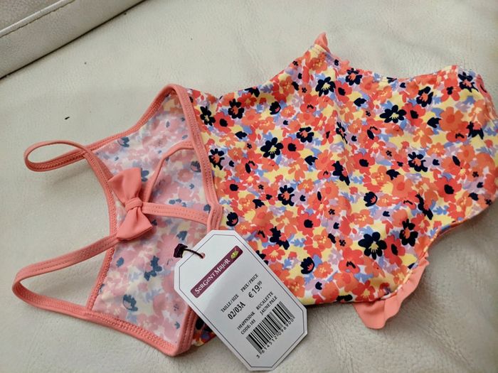 Maillot de bain rose Sergent Major 2-3 ans neuf
Motif petites fleurs type Liberty - photo numéro 3