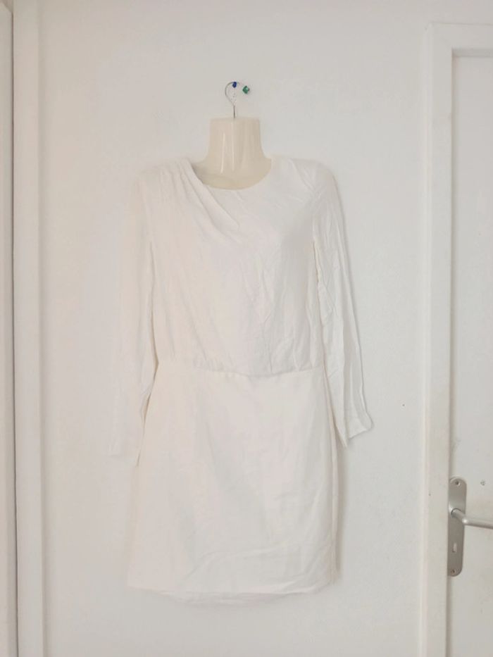 Robe blanche chic manches longues femme c