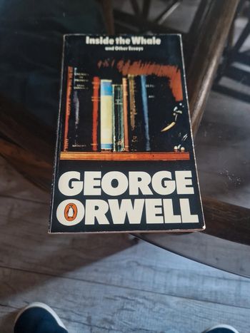 Livre George Orwell inside the whale version anglaise