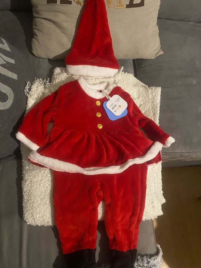 Pyjama 3 mois noël jamais porté