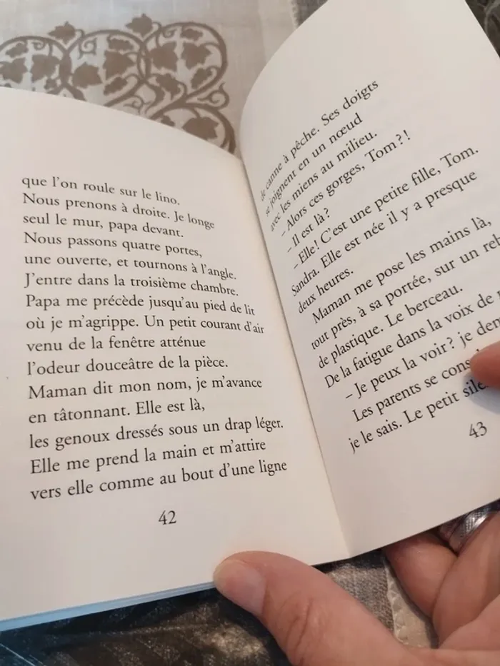 Livre : Sur le bout des doigts - photo numéro 3